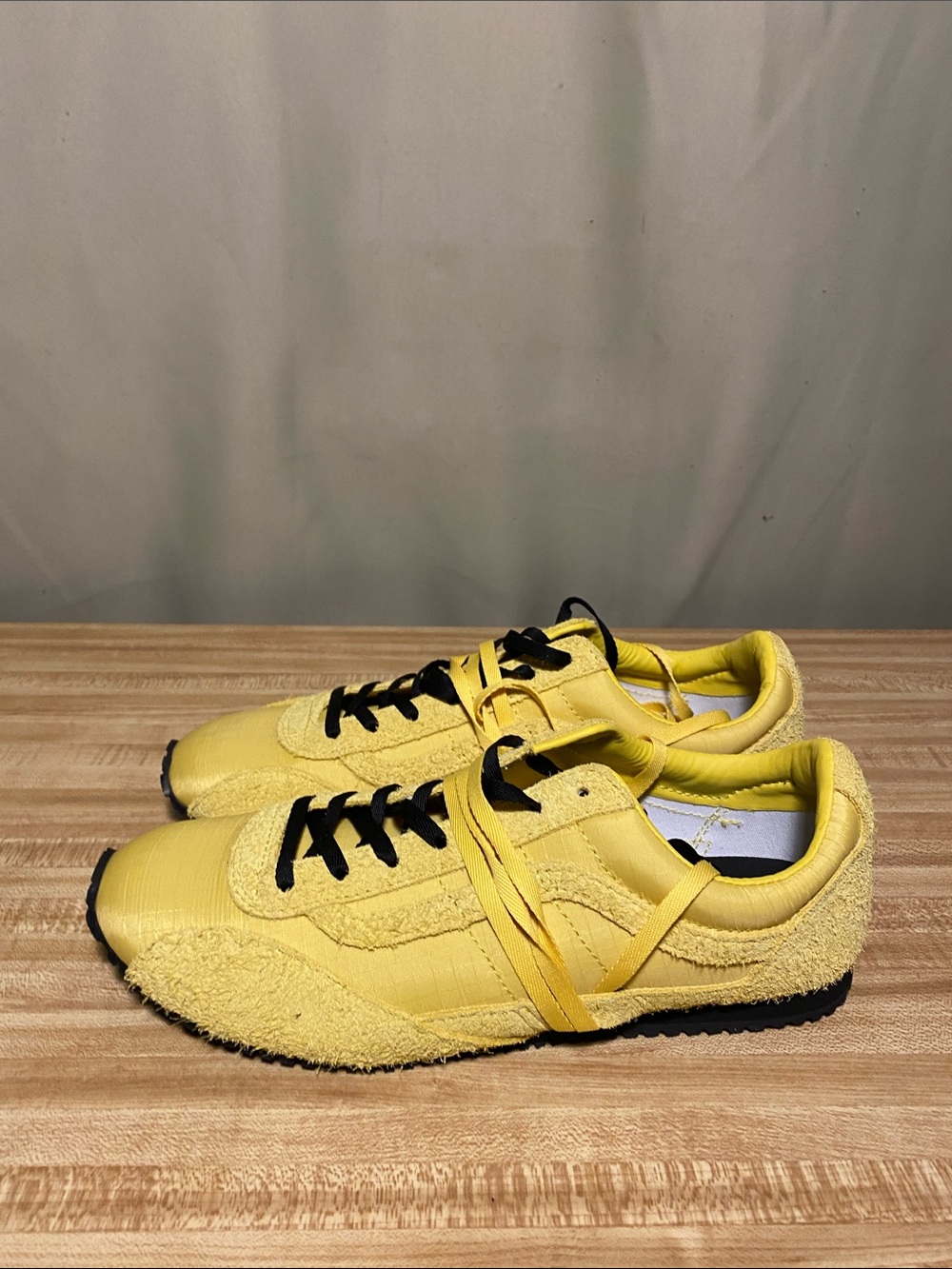 Vans Premium Super Lowpro Trainer Shoes Space Yellow size WMNS 9.5/Mens 8
